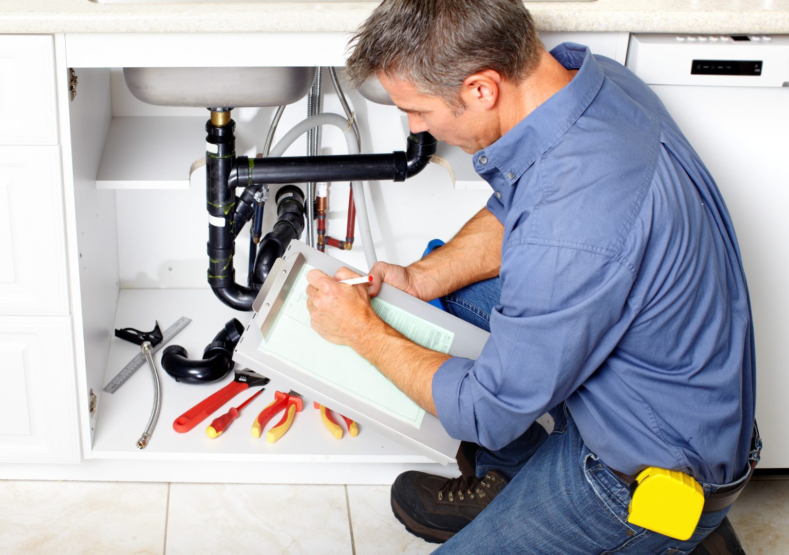 The Advantages of Hiring Local Plumbers for Personalized Service
