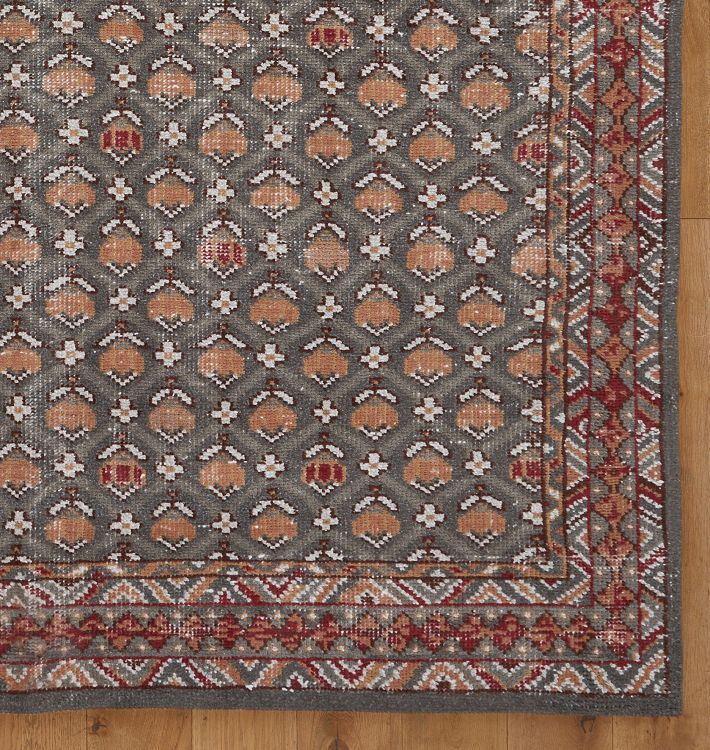 Wool and Silk Hand Knotted Rugs: What’s the Difference?